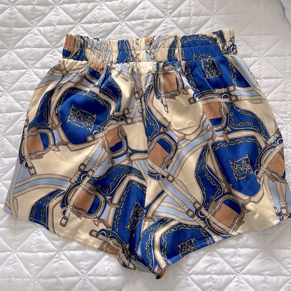Patterned Satin Shorts - Picture 3 of 4